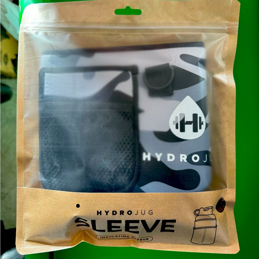 Camp hydrojug with strap